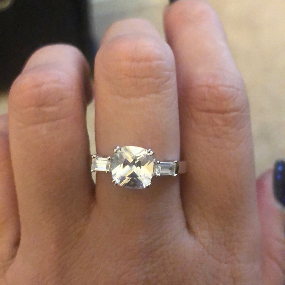 Fashion ring